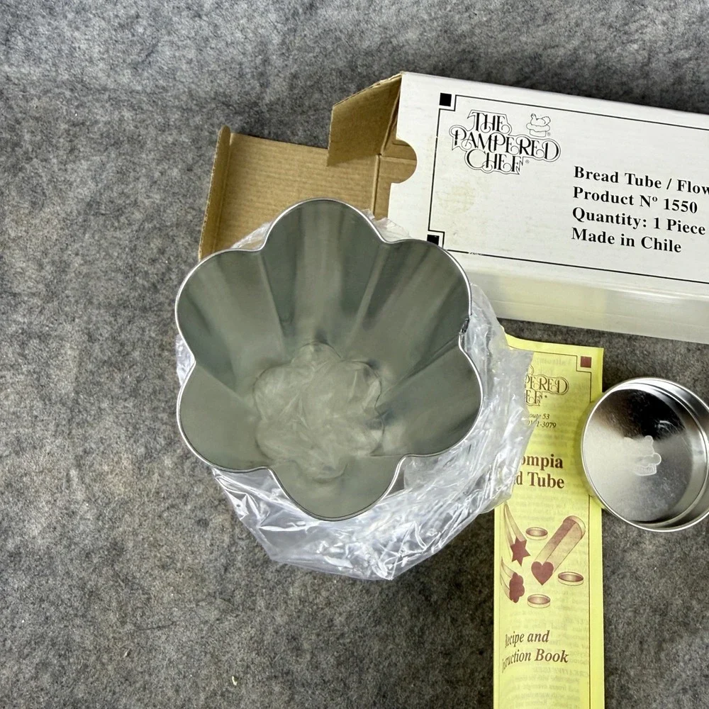 Pampered Chef Flower Bread Tube 1550 Valtrompia Stainless Steel Baking Mold NIB
